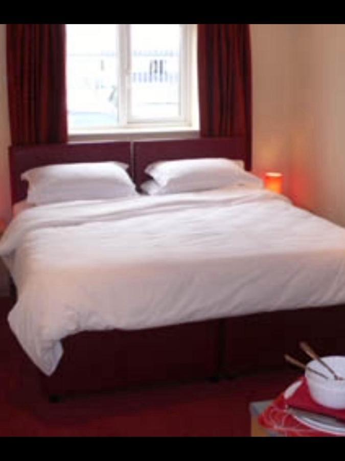 Bed and Breakfast Lenox Farm Hale  Экстерьер фото
