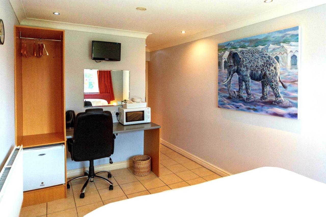 Bed and Breakfast Lenox Farm Hale  Экстерьер фото