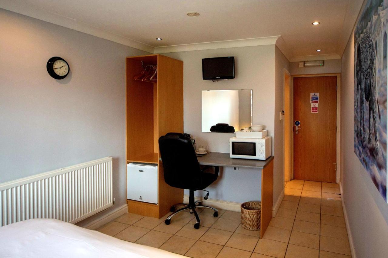Bed and Breakfast Lenox Farm Hale  Экстерьер фото