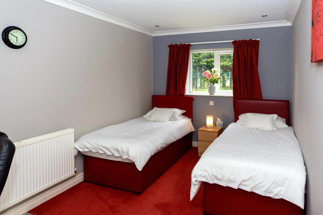 Bed and Breakfast Lenox Farm Hale  Экстерьер фото